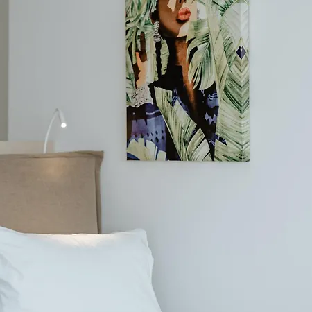 棕榈海滩酒店式公寓 3* 罗希姆诺