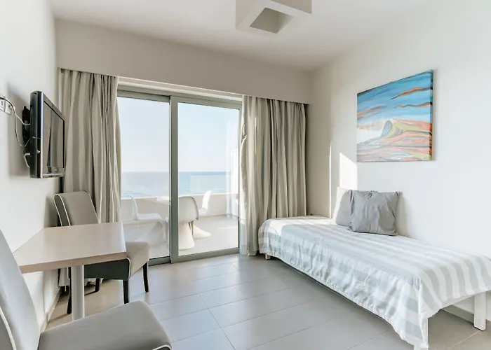 棕榈海滩酒店式公寓 公寓式酒店 罗希姆诺